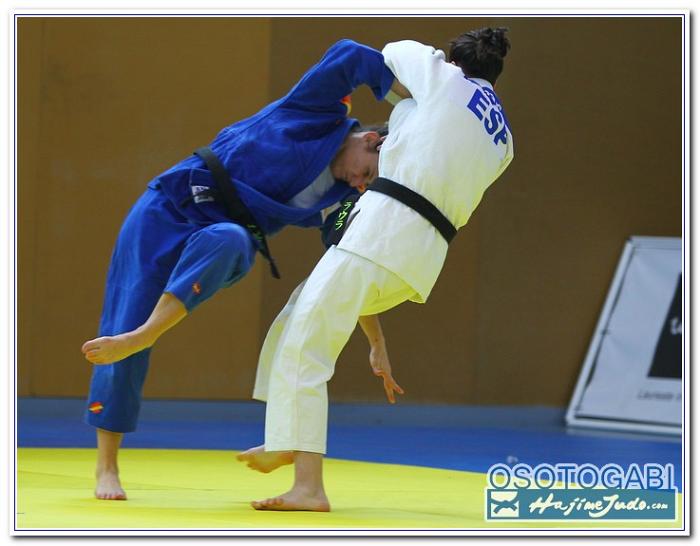 CEU2011 200024
